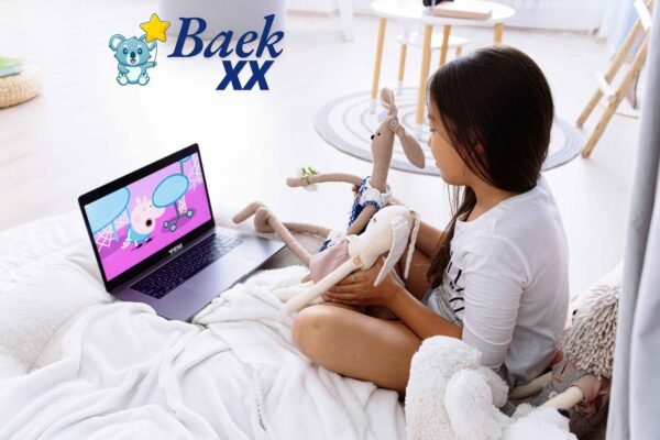 Girl watching Baek XX on a laptop while holding stuffed toys – Baek XX Chapter 55 insights